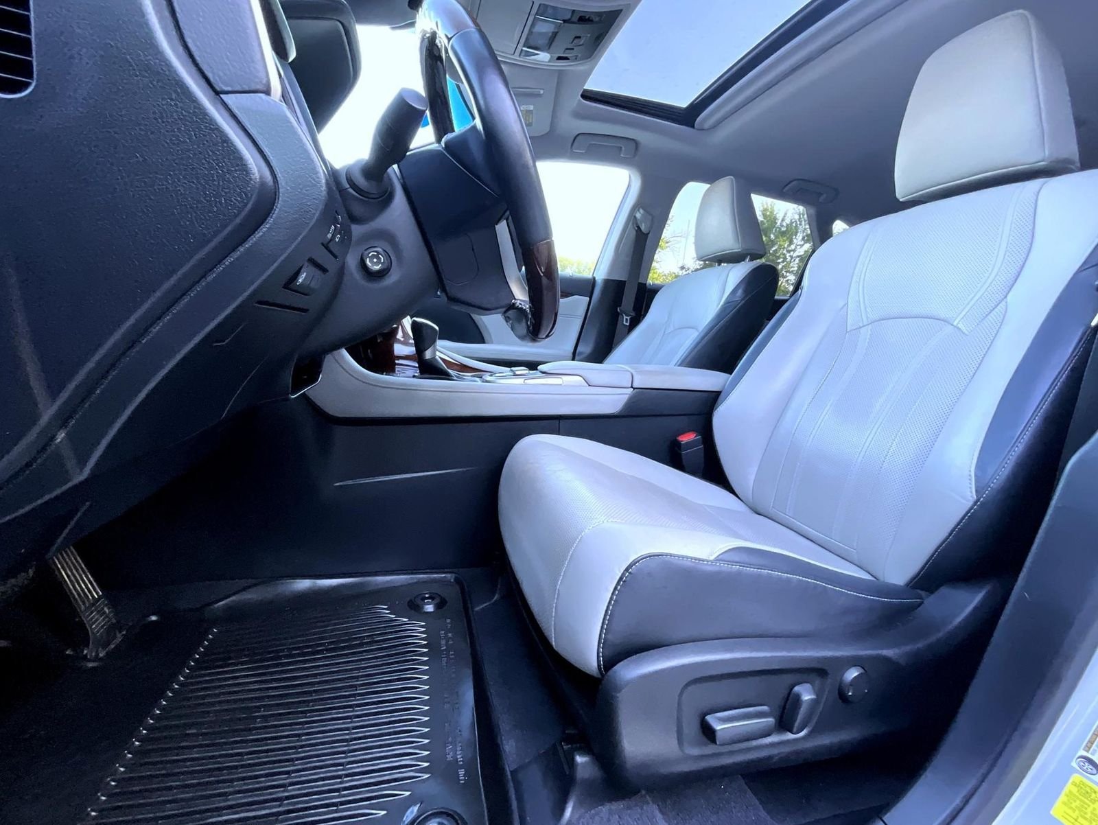 Used 2018 Silver Lexus 350L image 11
