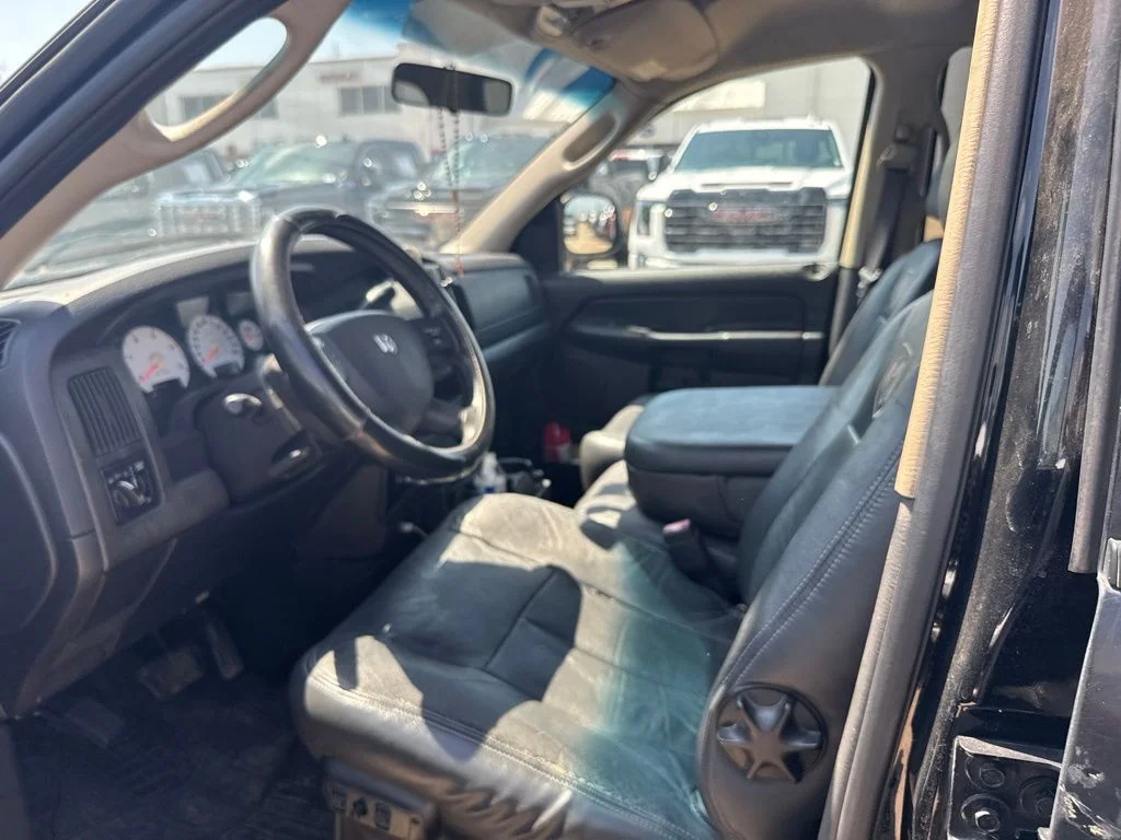 Used 2005 Black Dodge SLT image 5