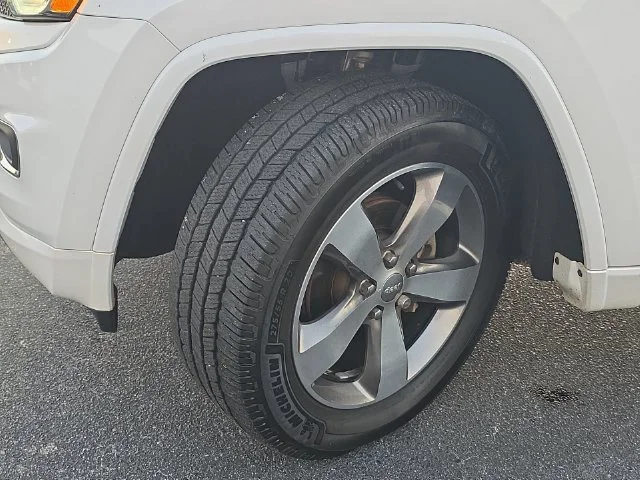 Used 2016 White Jeep Overland image 33
