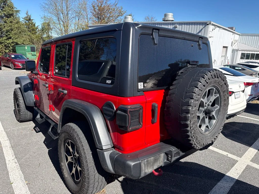 Used 2021 Red Jeep Unlimited Rubicon image 3