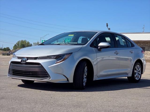 2025 Toyota Corolla LE - Photo 18