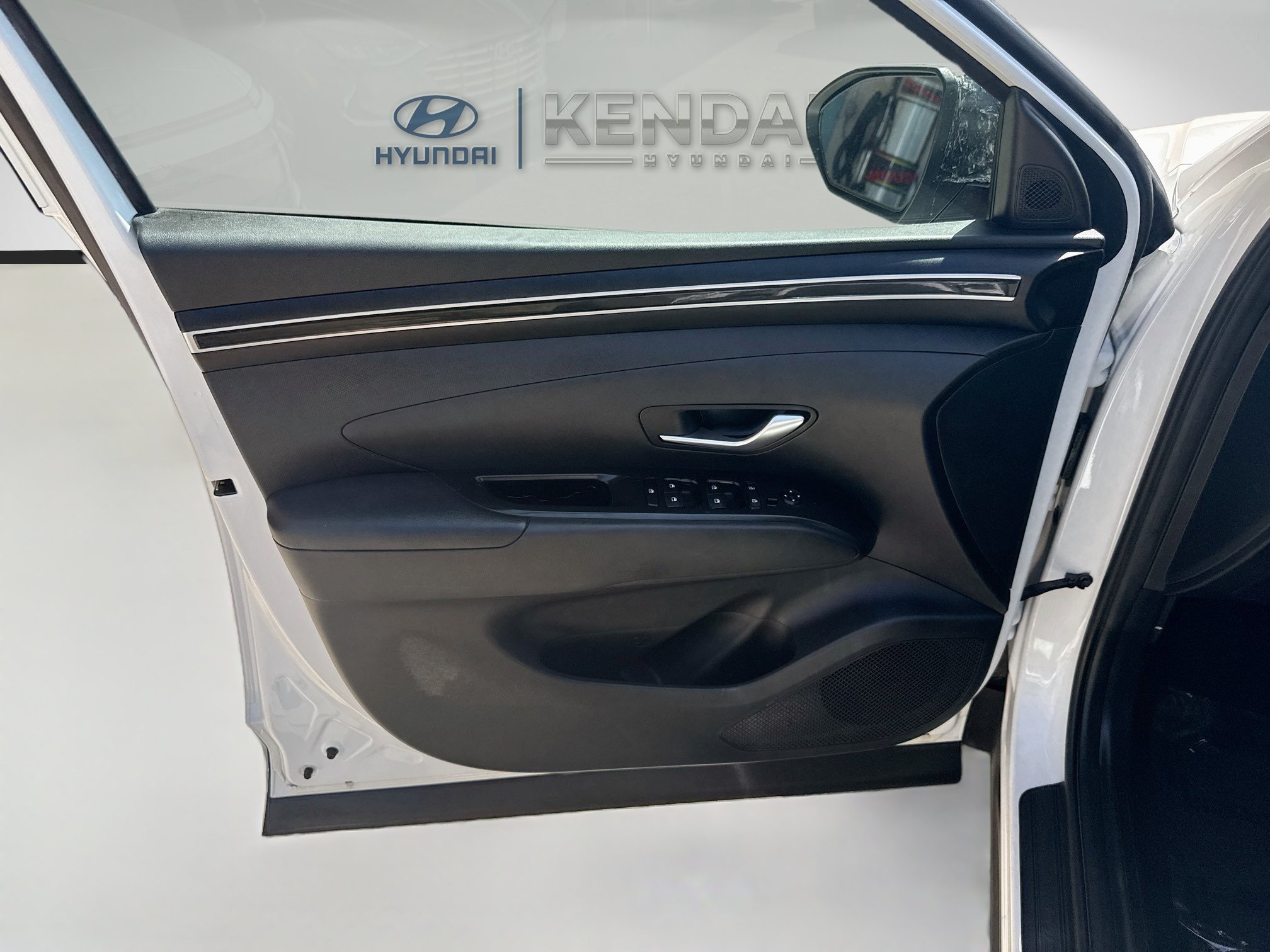 Used 2022 Quartz White Hyundai SEL image 17