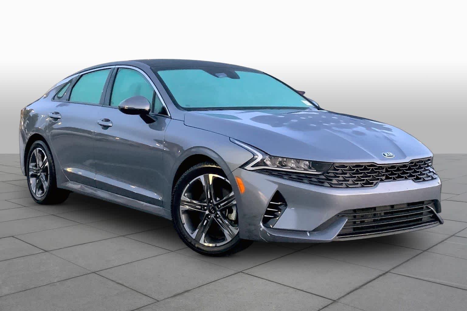 Used 2021 Everlasting Silver Kia EX image 3