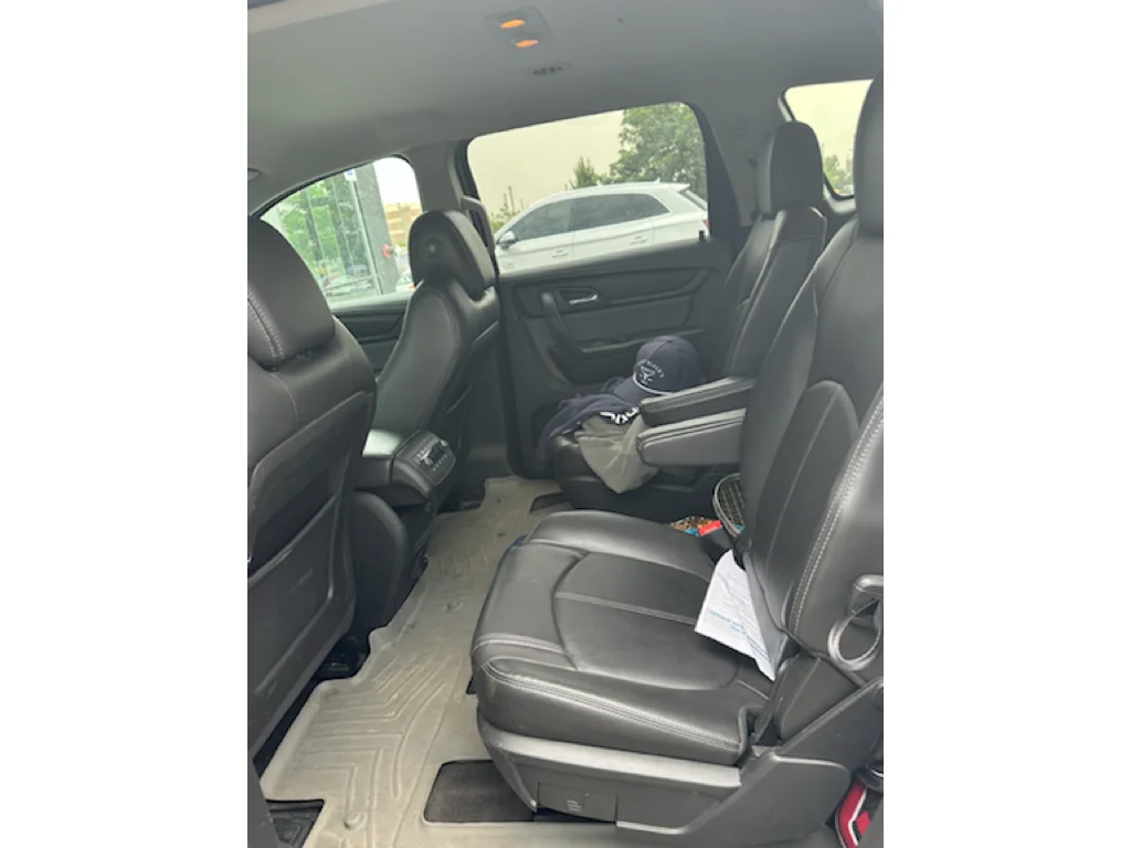 Used 2017 Iridescent Pearl Tricoat Chevrolet LT image 8