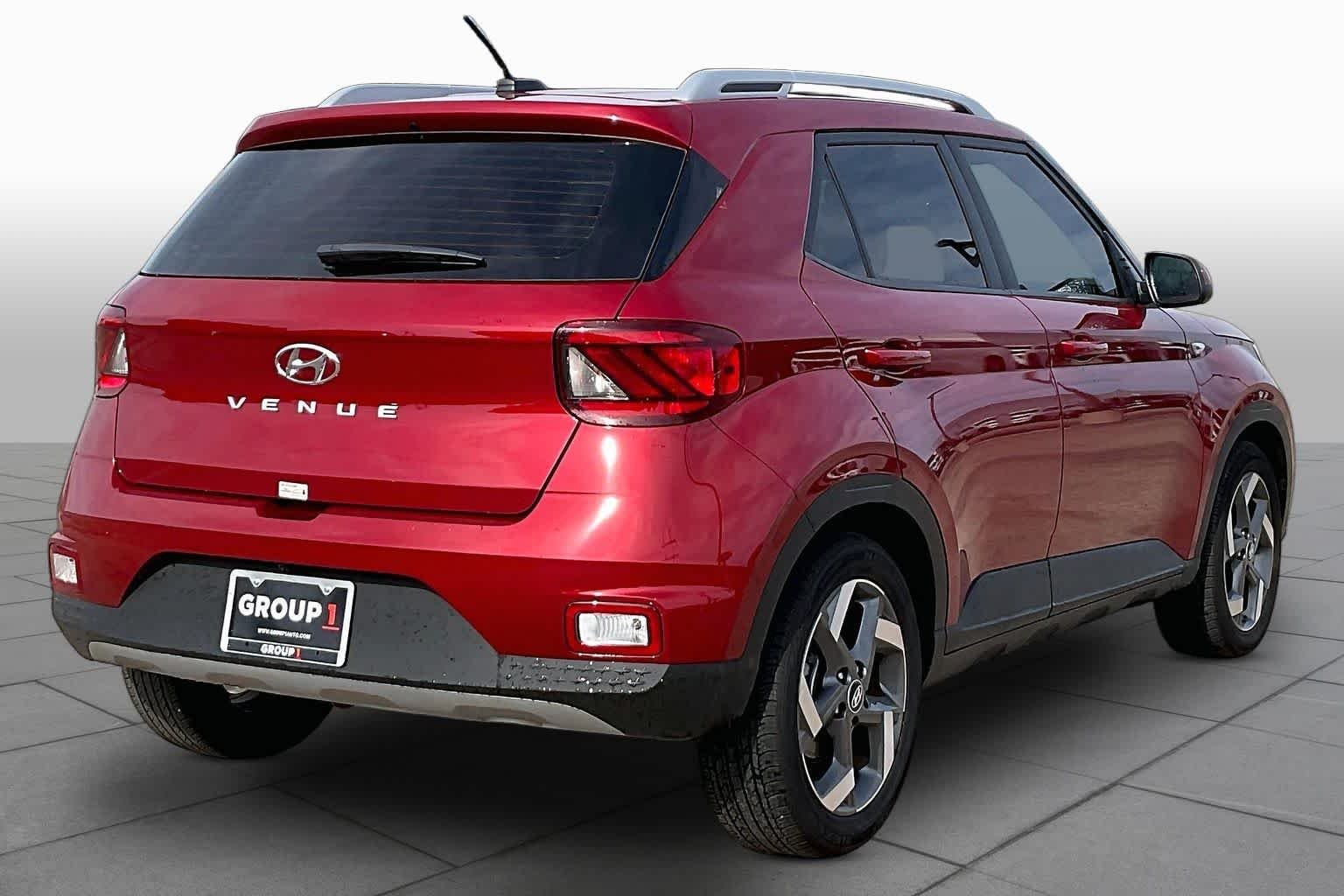Used 2025 Red Hyundai SEL image 12