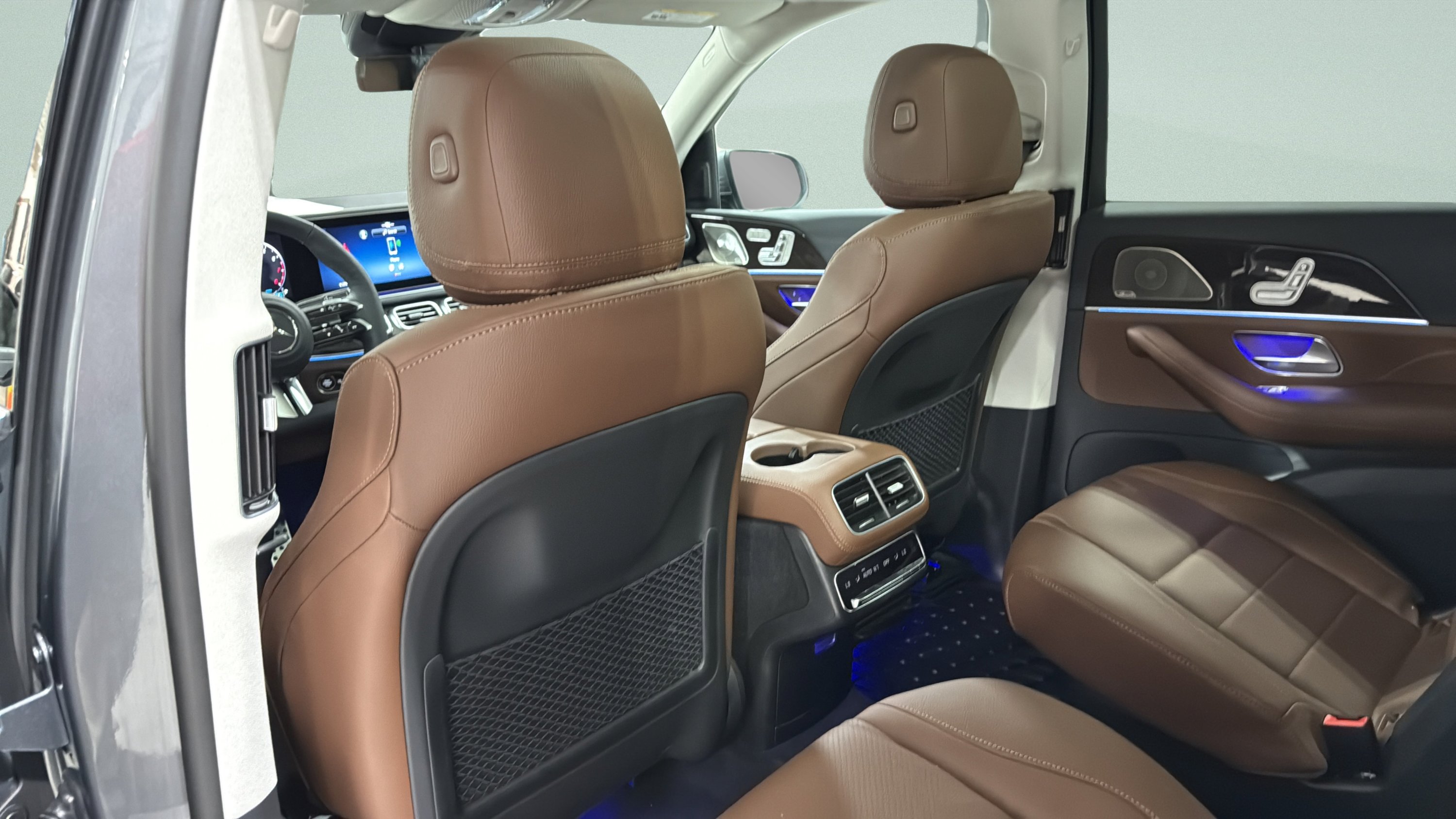 New 2026 Selenite Grey Metallic Mercedes-Benz GLS 450 image 22