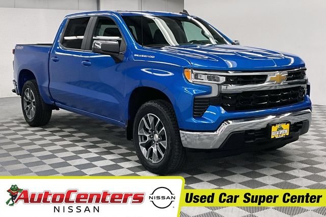 Used 2025 Riptide Blue Metallic Chevrolet LT image 1