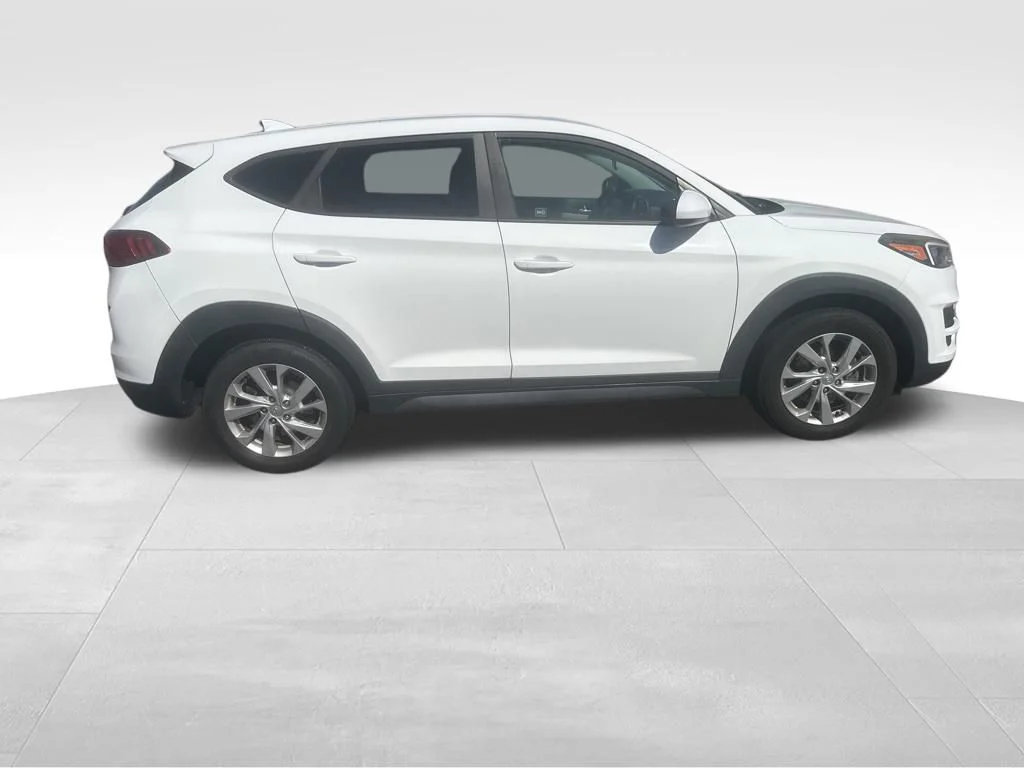 Used 2019 White Hyundai SE image 24