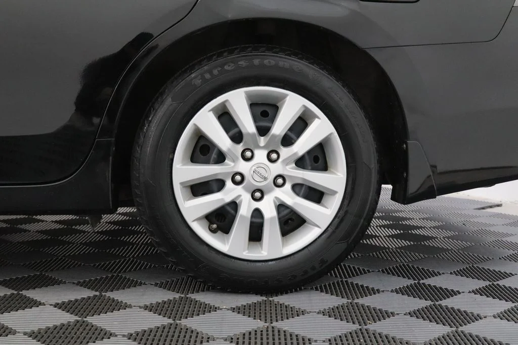Used 2015 Black Nissan 2.5 S image 5