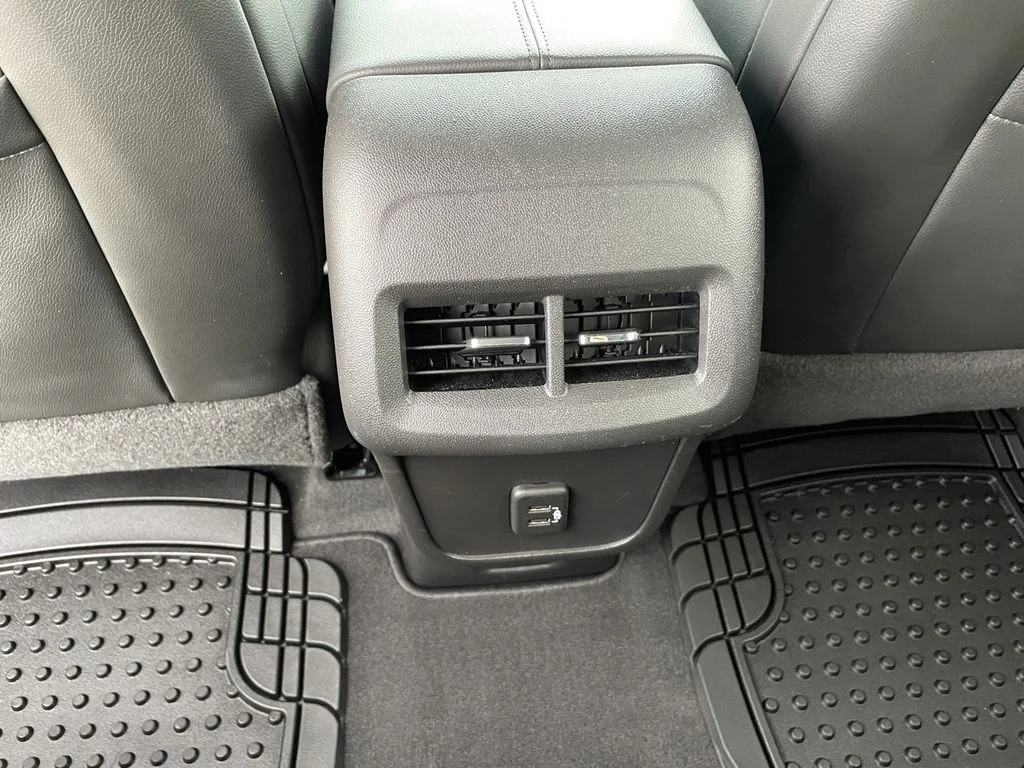 Used 2019 Summit White Chevrolet Premier image 13
