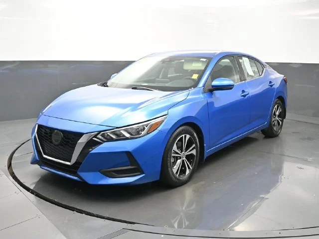 Used 2020 Blue Nissan SV image 3