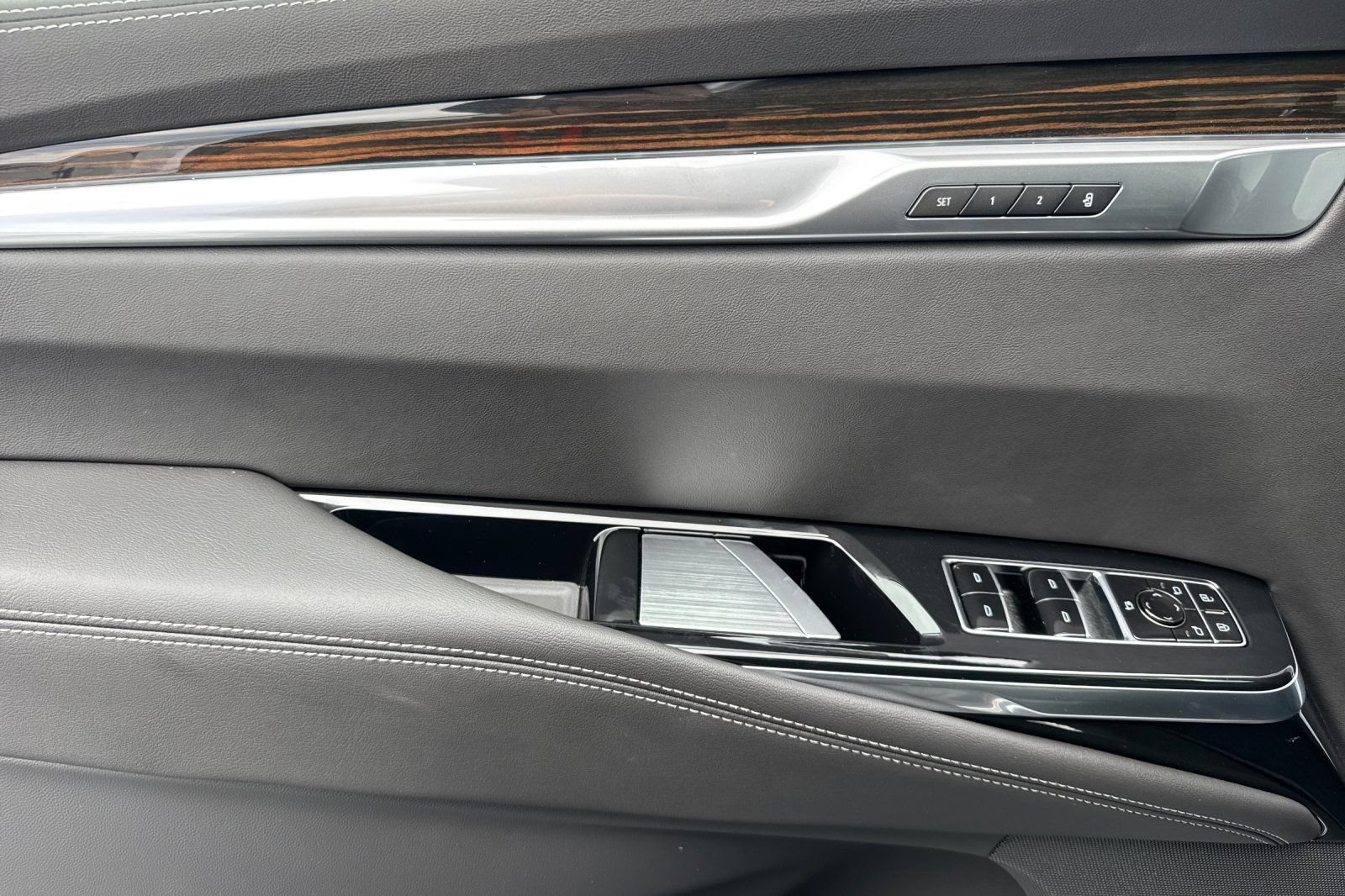 2026 Cadillac Escalade Luxury - Photo 11