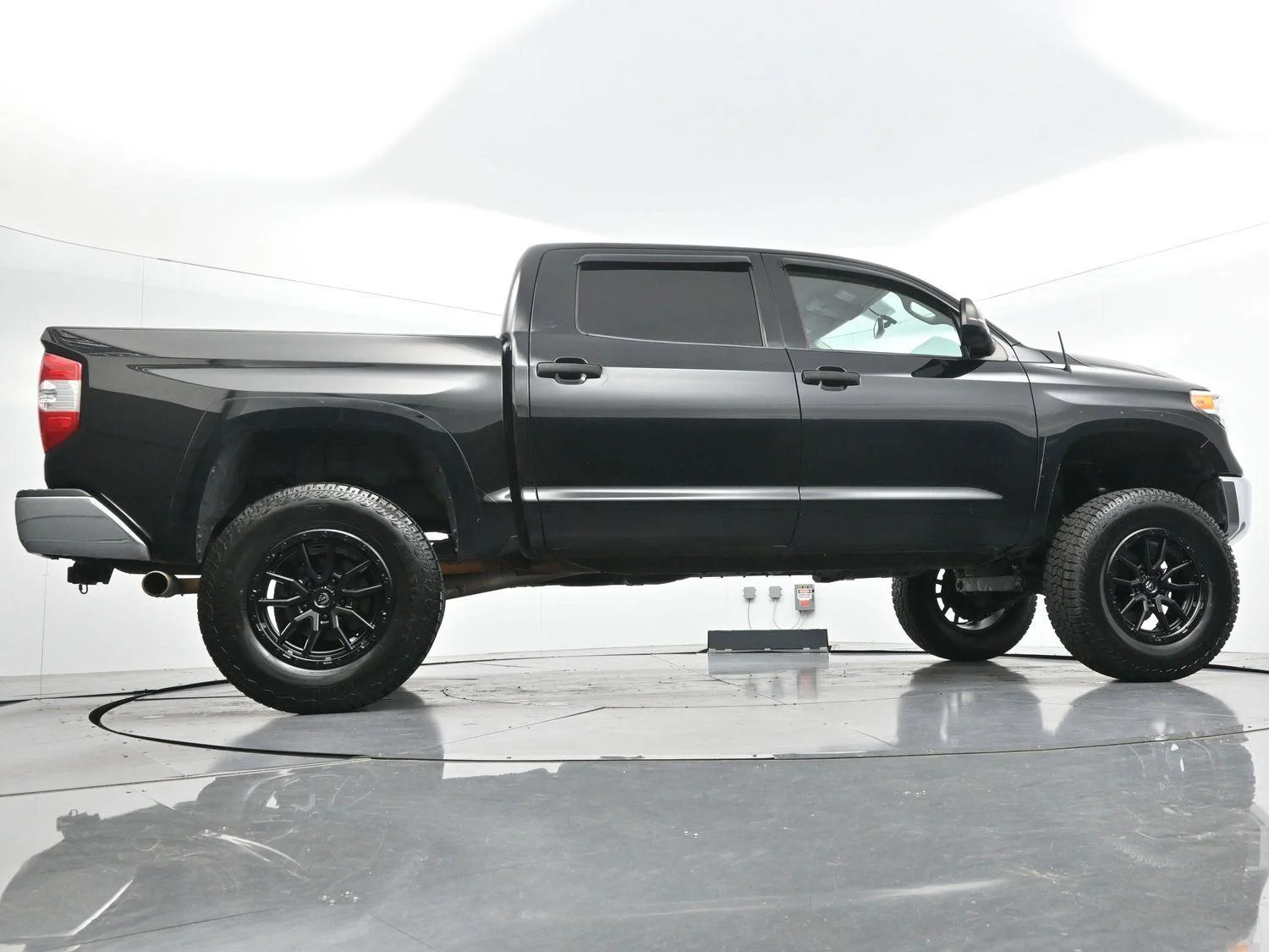 Used 2017 Black Toyota SR5 image 49
