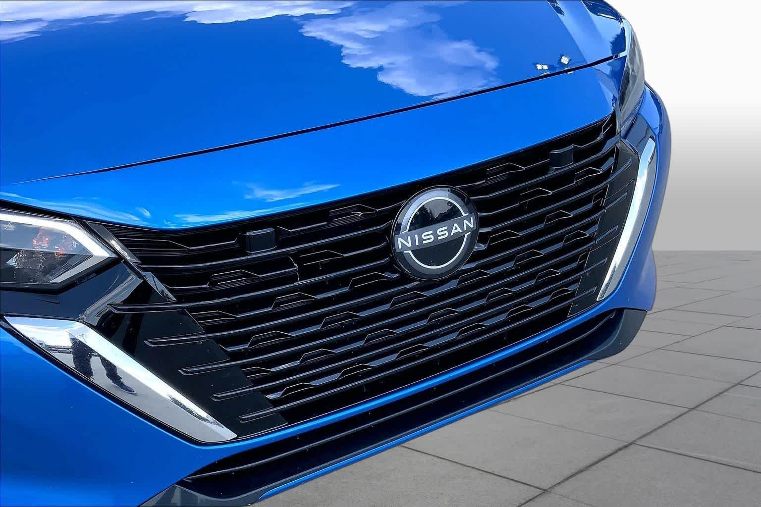 Used 2025 Electric Blue Metallic Nissan SV image 30