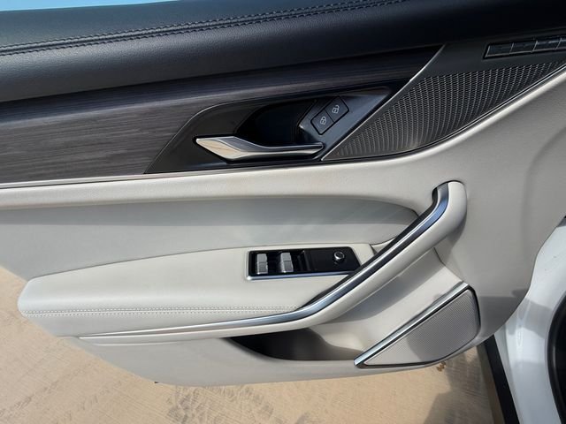 Used 2023  Jaguar P250 S image 11