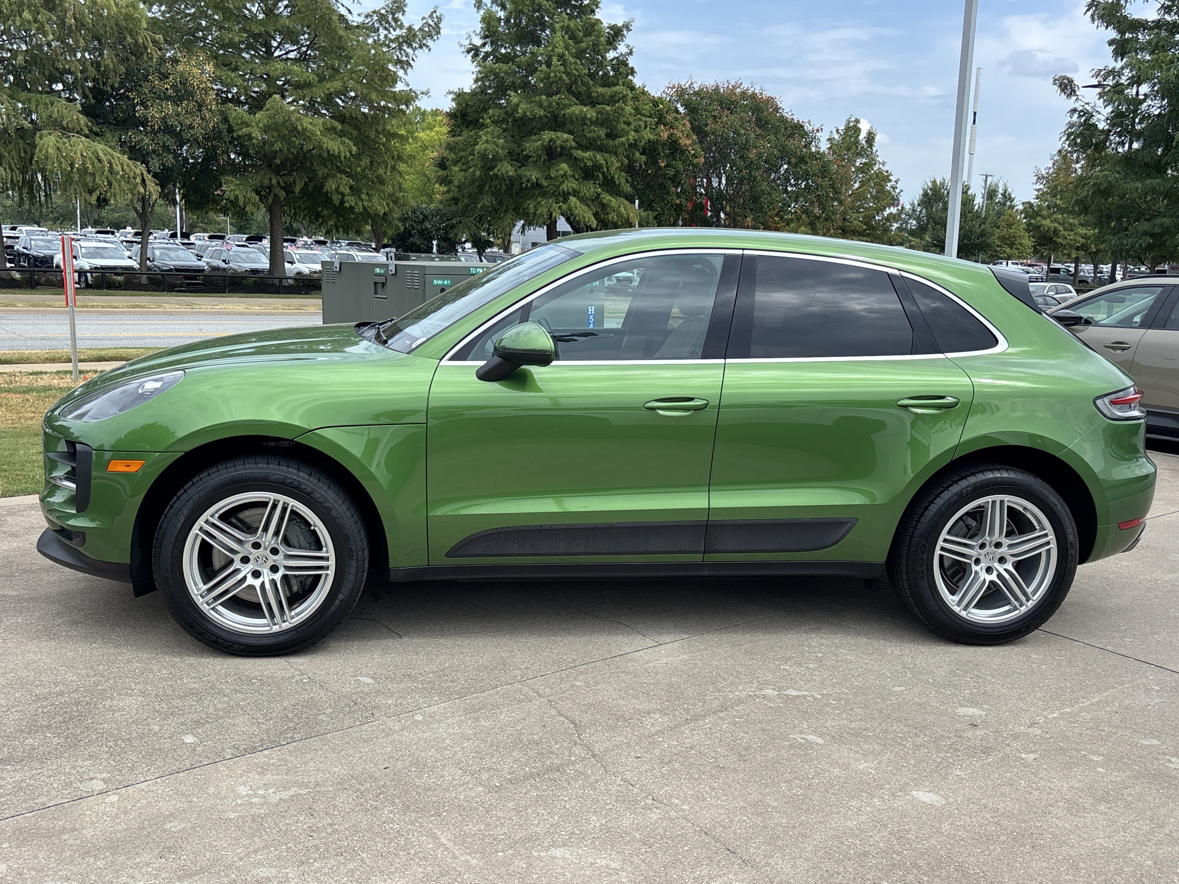Used 2021 Mamba Green Metallic Porsche S AWD image 10