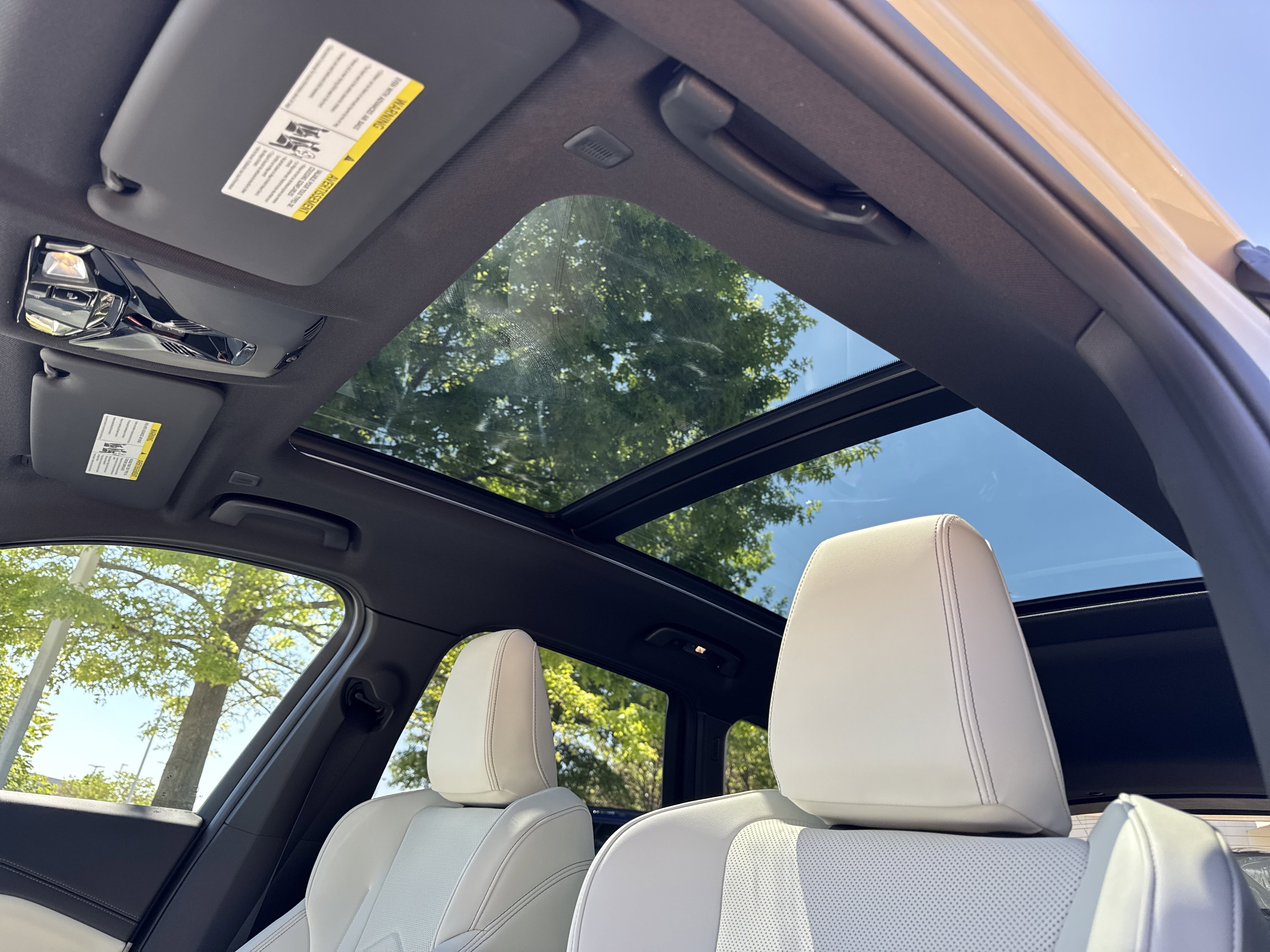 New 2026 0300 Alpine White BMW xDrive28i image 12