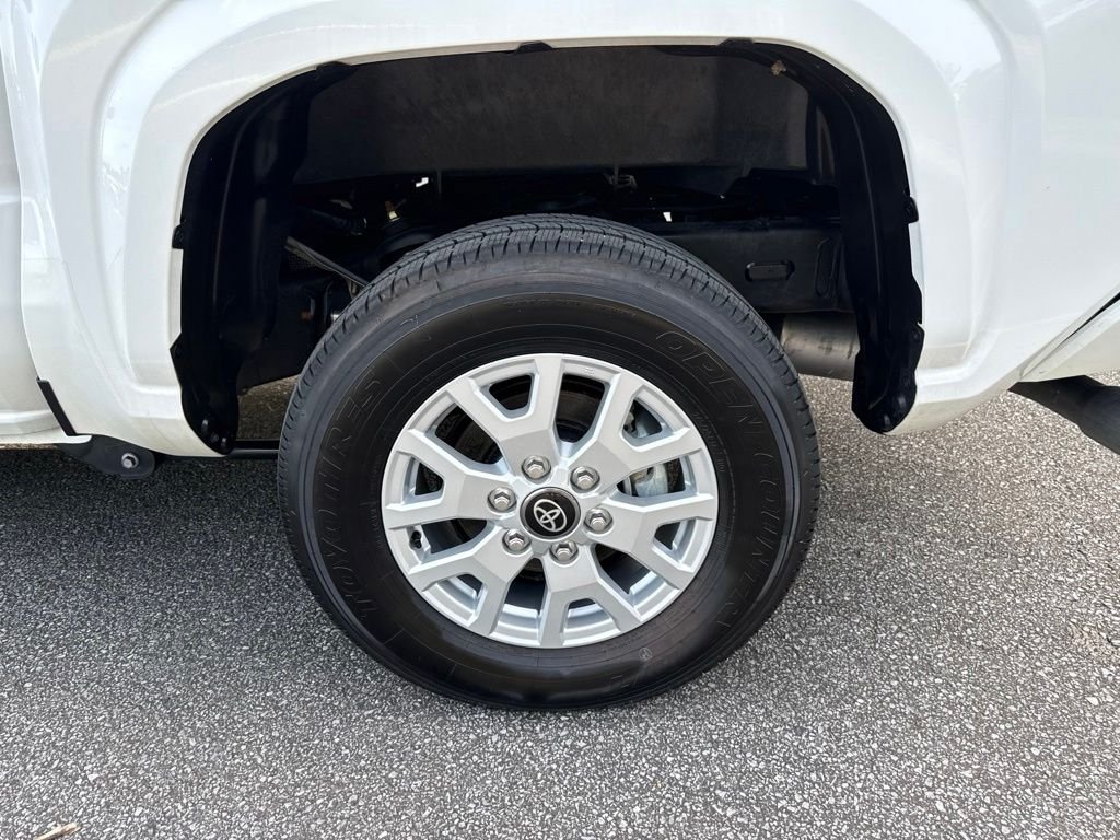 2025 Toyota Tacoma SR5 - Photo 20