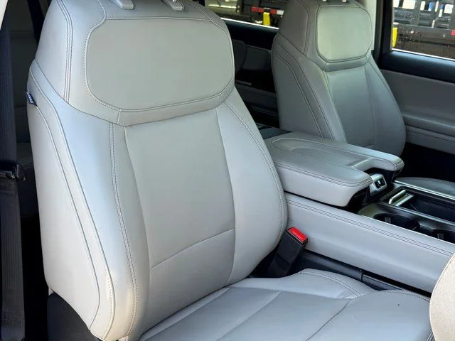 Used 2025 White Ford Active image 35