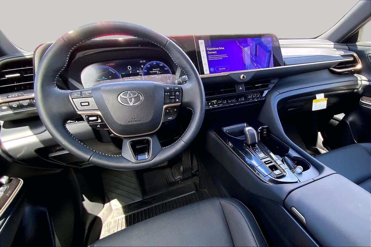 Used 2025 Oxygen White Toyota XLE image 15