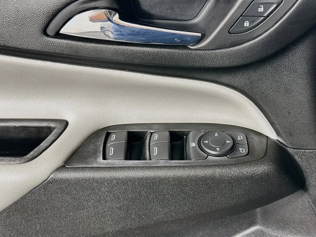 Used 2020 Gray Chevrolet LS image 21
