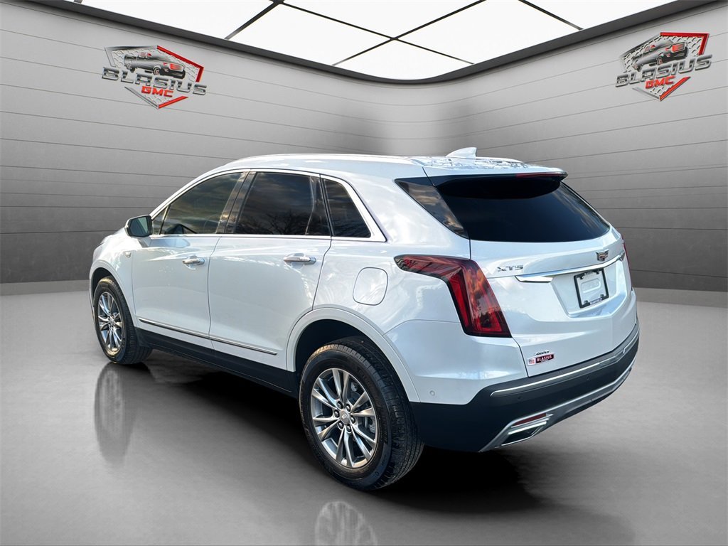 2022 Cadillac XT5 Premium Luxury photo 3