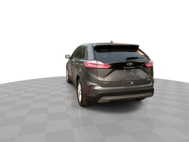 Used 2024 Gray Ford SEL image 8