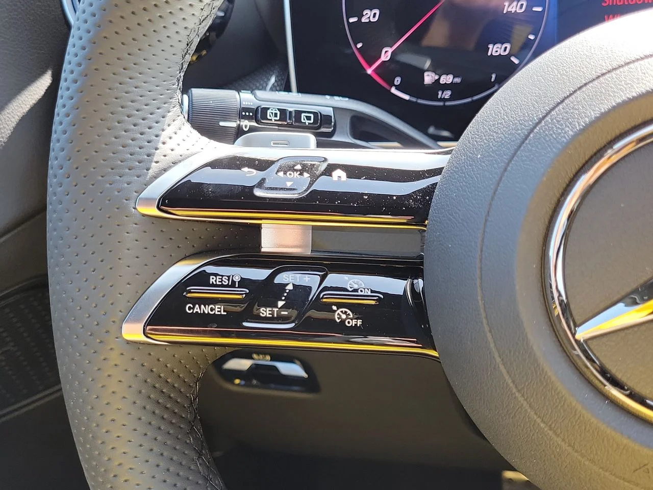 New 2026 Black Mercedes-Benz GLC 300 image 30