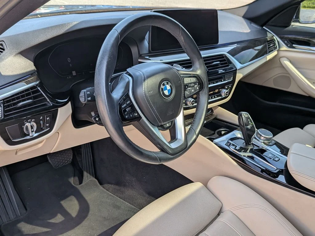 Used 2022 Blue BMW 530i xDrive image 30