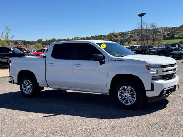 Certified Used 2022 SUMMIT WHITE Chevrolet RST image 9