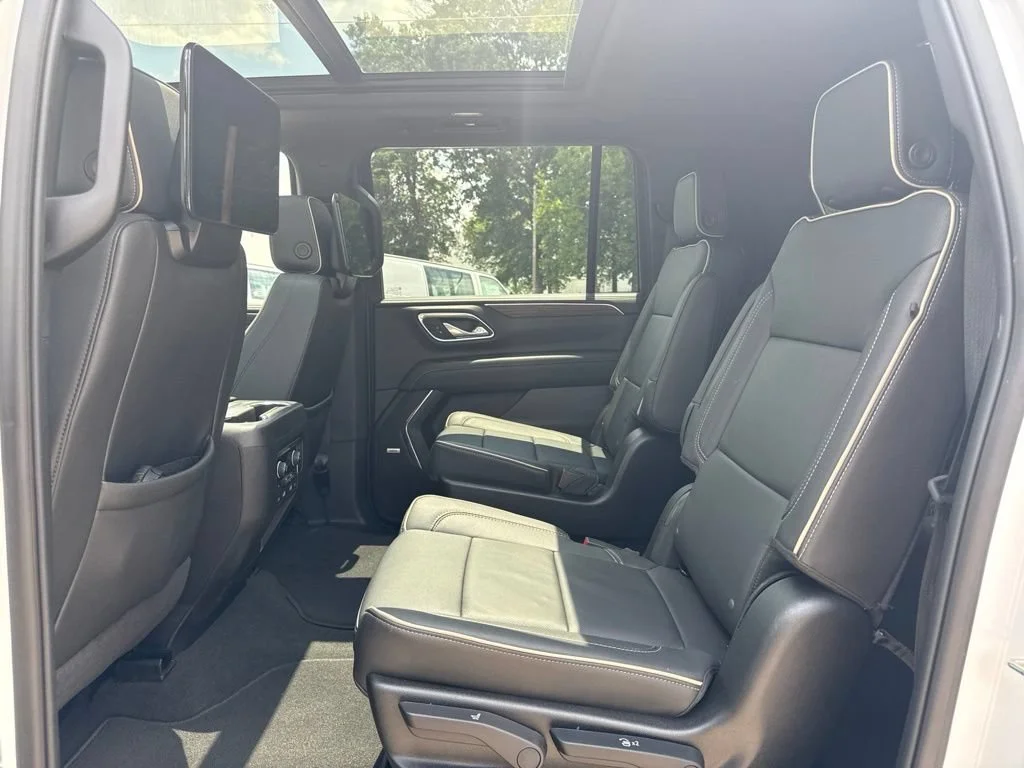 Used 2024 Summit White Chevrolet Premier image 13