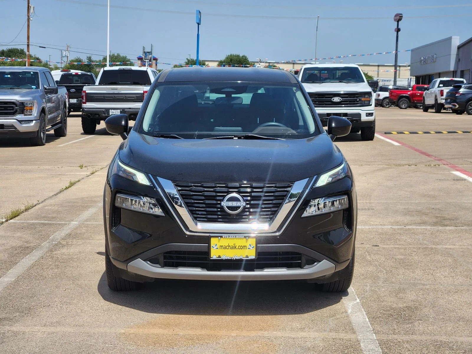 Used 2023 Black Nissan SV image 2