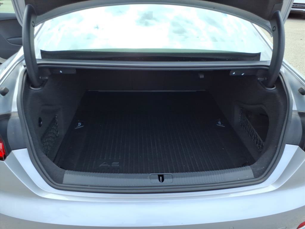 Used 2018 Florett Silver Metallic L5 Audi Premium Plus image 14