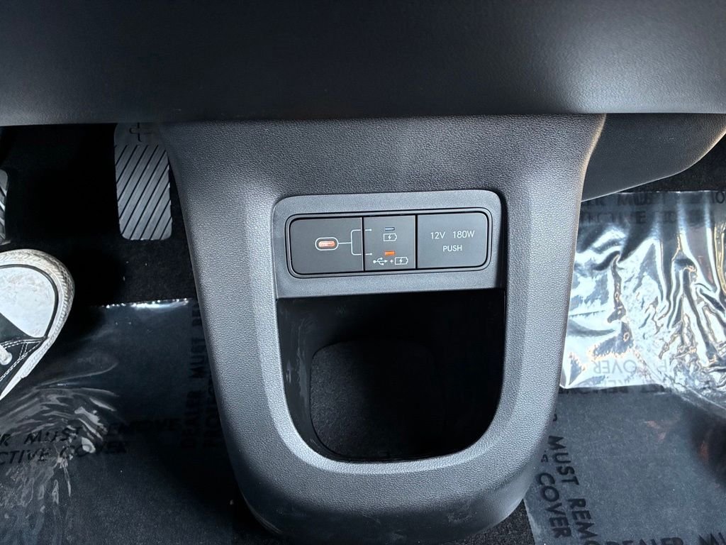 New 2026 White Hyundai SE image 19