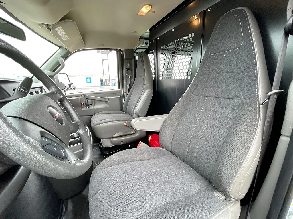 Used 2025 Summit White GMC 2500 image 17