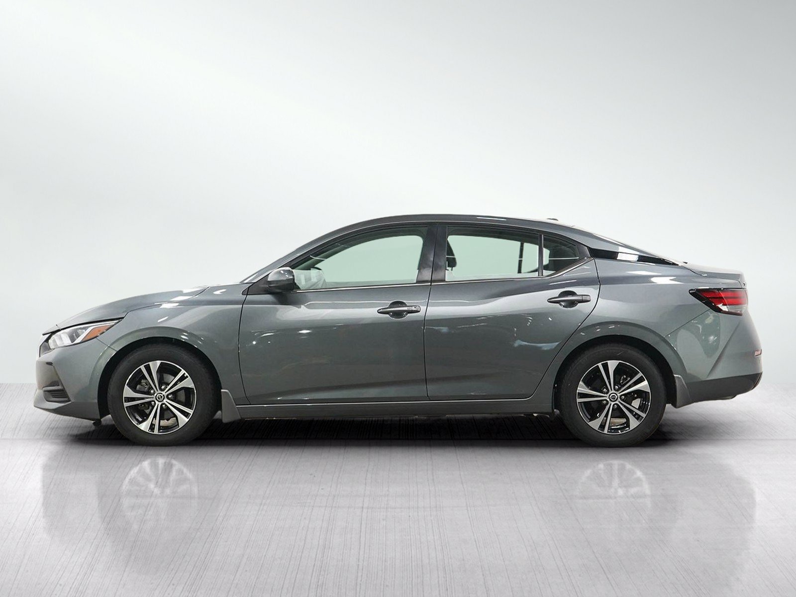 Used 2022 Nissan Sentra SV with VIN 3N1AB8CV9NY297936 for sale in Minneapolis, Minnesota