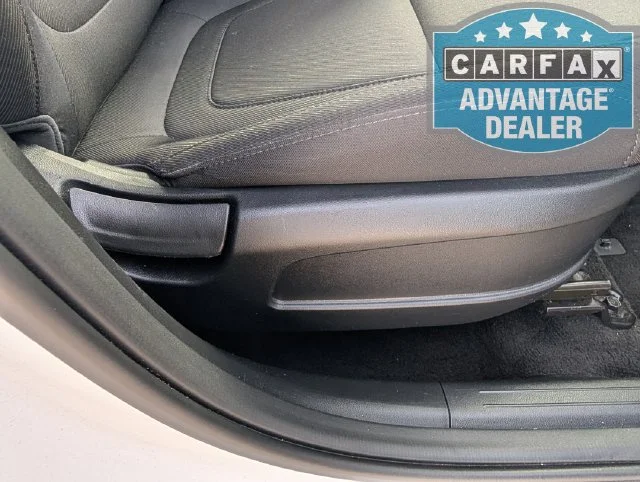 Used 2024 White Hyundai SEL image 35