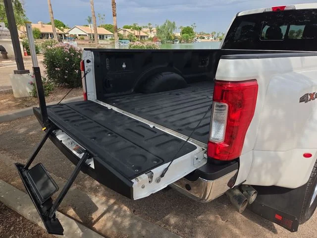 Used 2017 White Ford Lariat image 26