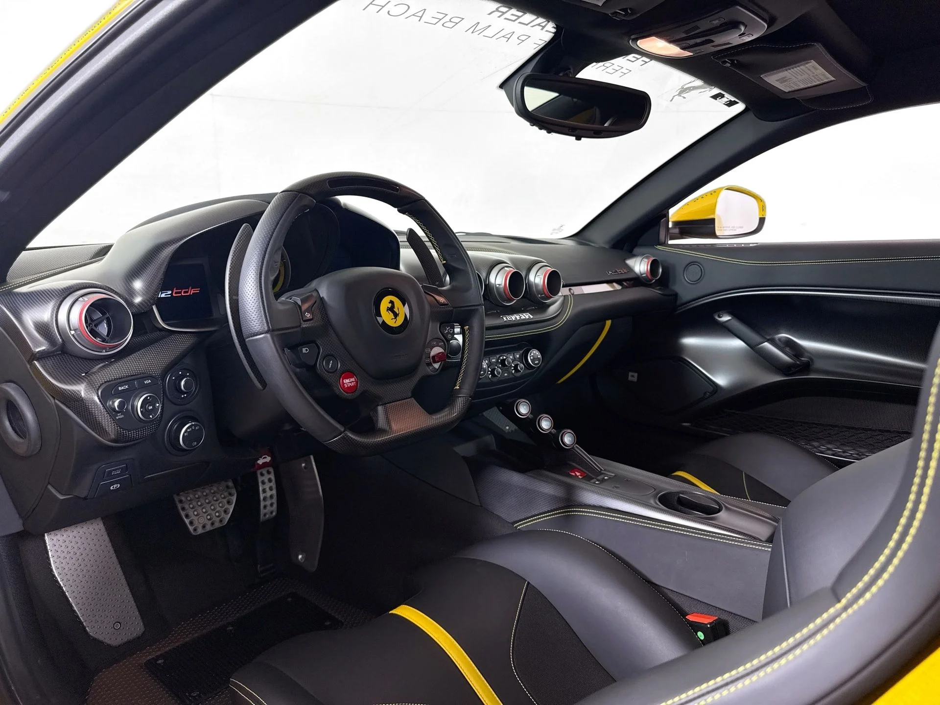 Certified Used 2017 Giallo Triplo Strato Ferrari Base image 18