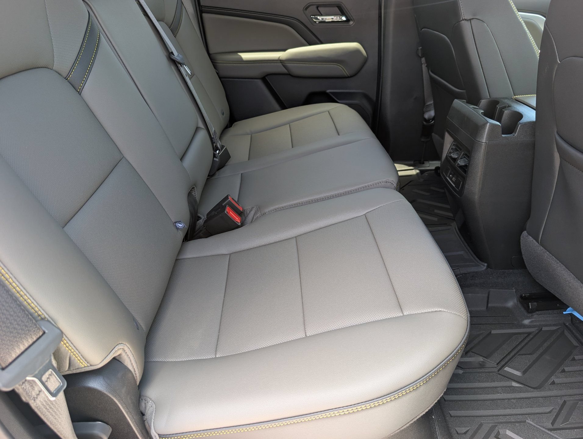 2026 Chevrolet Colorado ZR2 - Photo 14