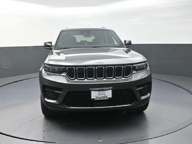 New 2026 Baltic Gray Metallic Clear-Coat Exterior Paint Jeep Laredo X image 3