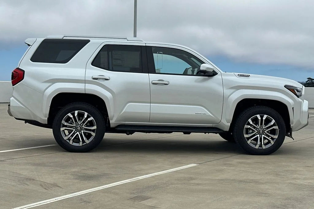 New 2026 Wind Chill Pearl <sup>1</sup> Toyota 4Runner Limited image 3