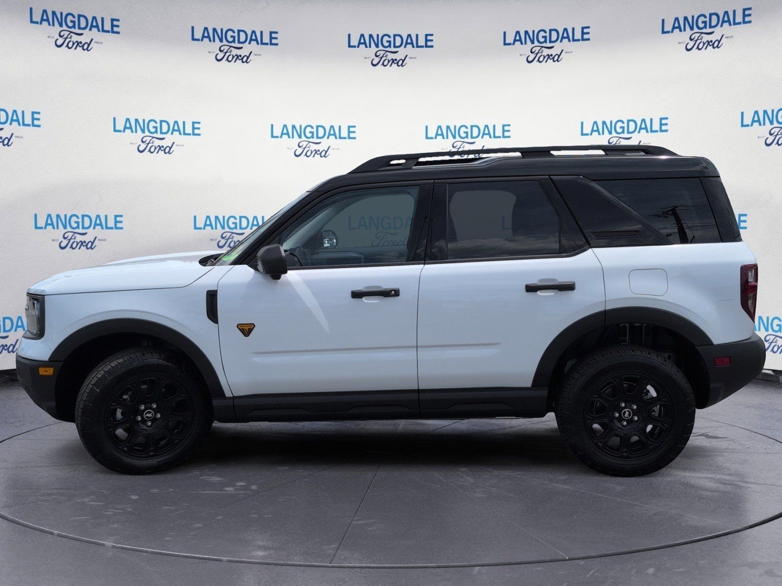 New 2026 Oxford White Ford Badlands image 10