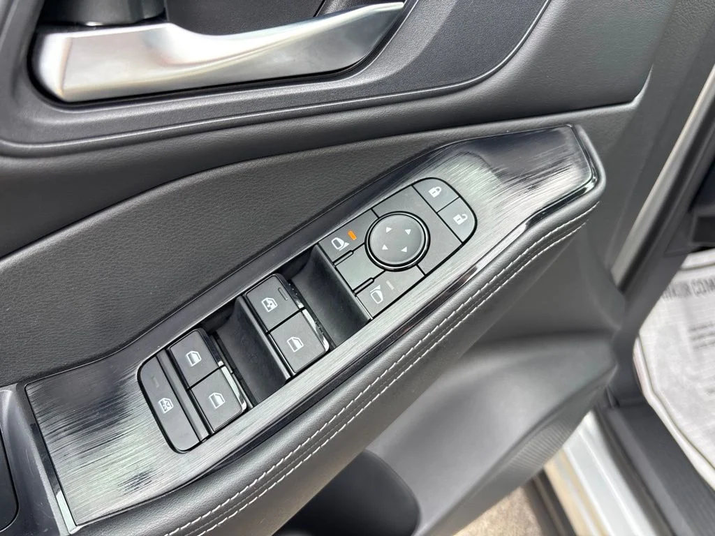 Used 2023 Silver Nissan SV image 19