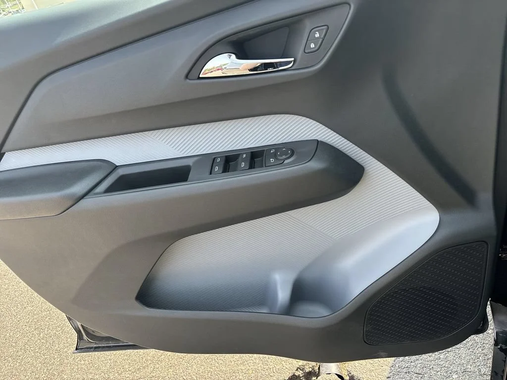 New 2027 Mosaic Black Metallic Chevrolet LT image 21
