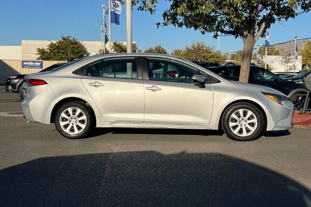 Used 2023 Silver Toyota LE image 3
