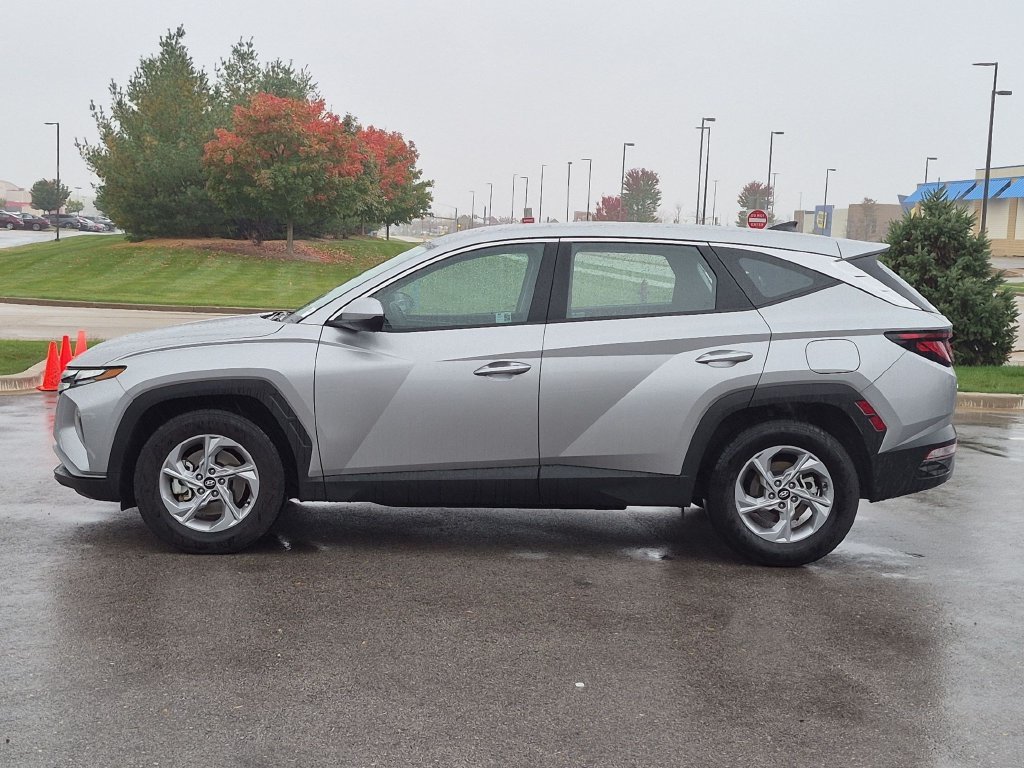 Used 2024 Silver Hyundai SE image 4