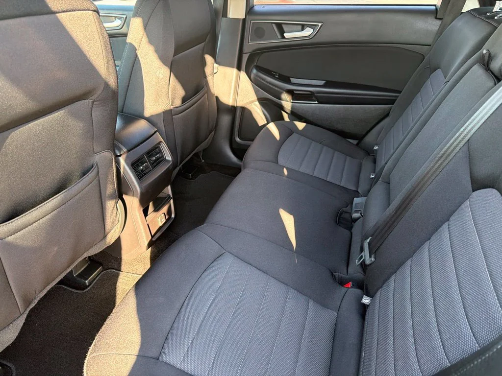 Used 2018 Magnetic Metallic Ford SE image 14