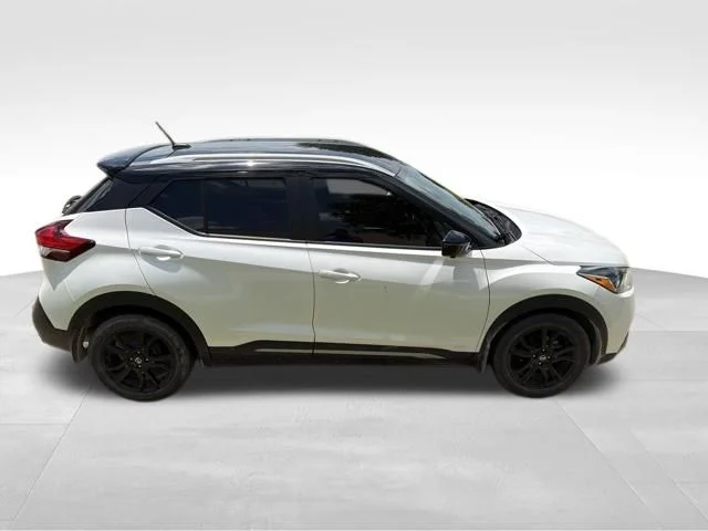 Used 2020 White Nissan SR image 2
