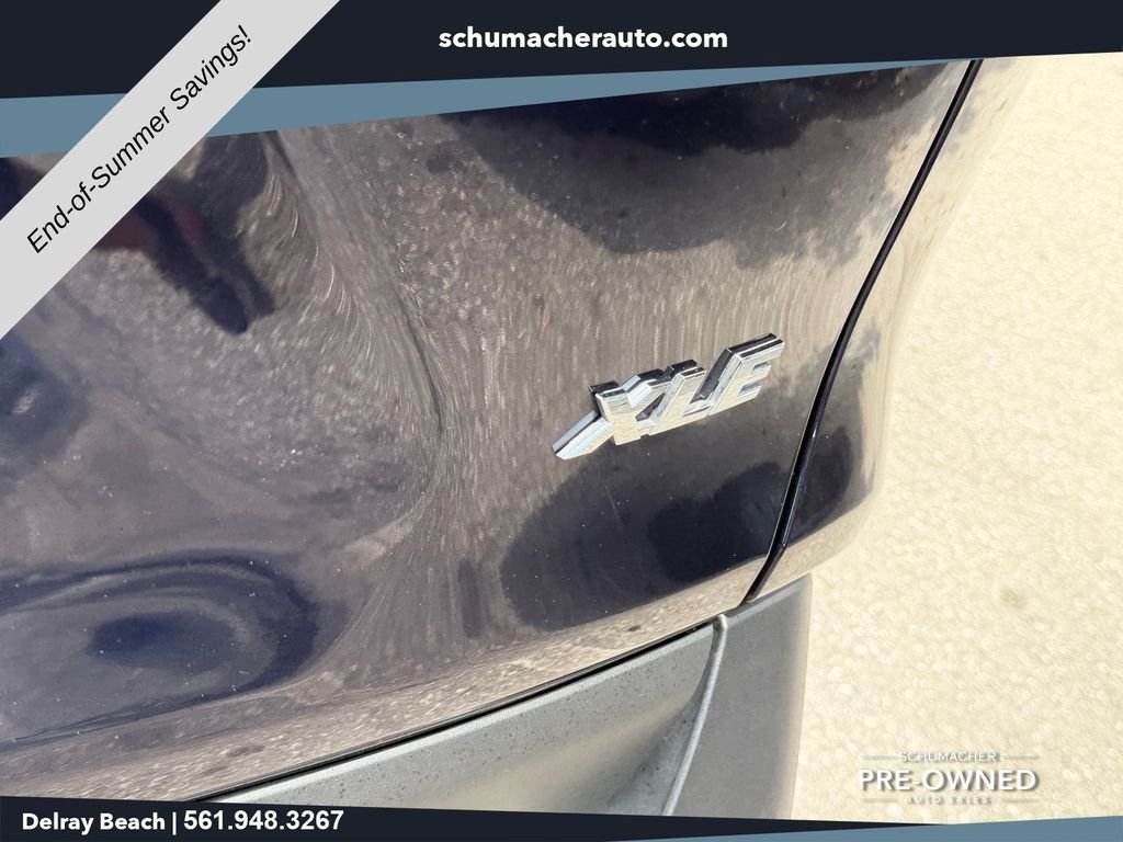 Used 2025  Toyota XLE image 16